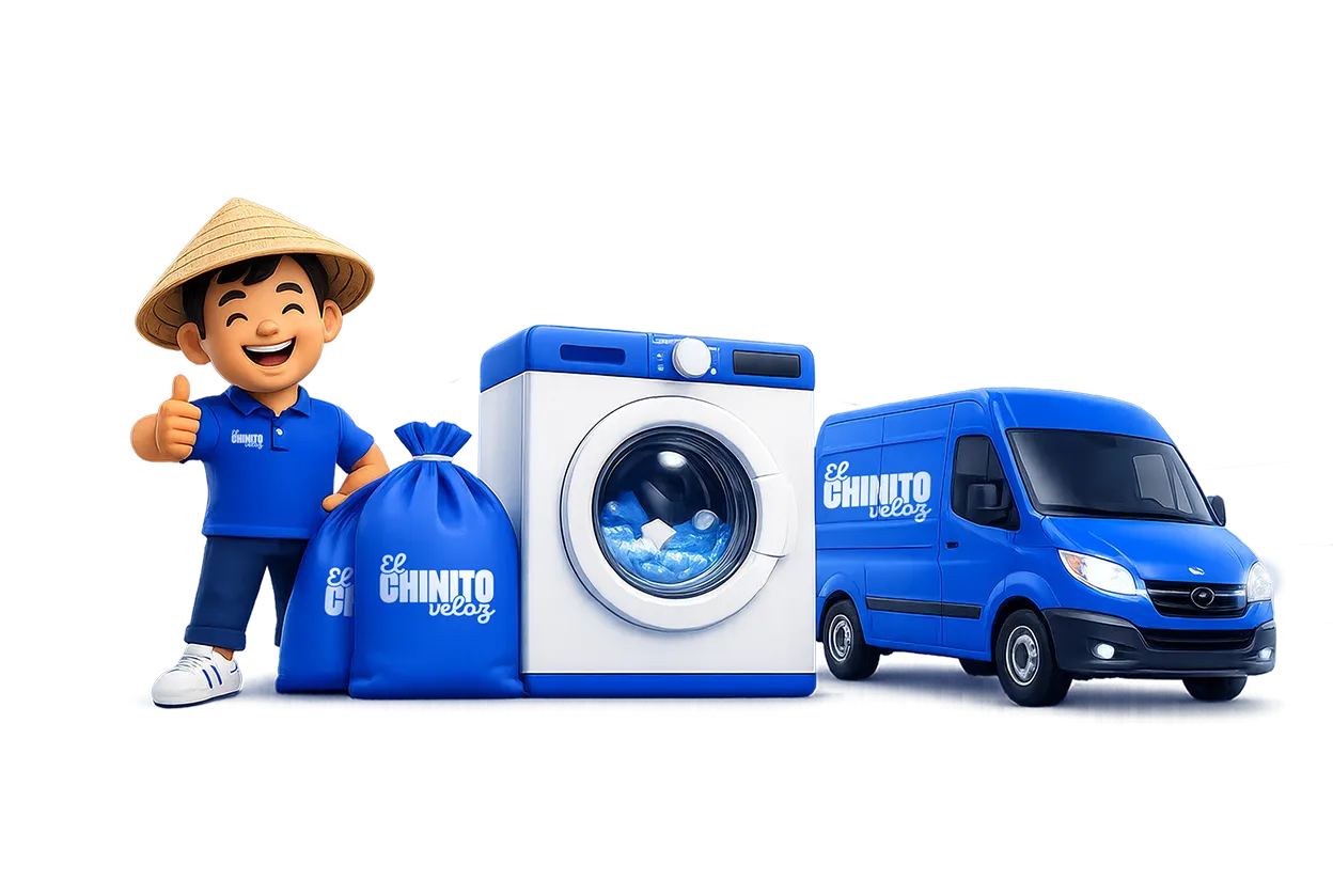 El Chinito junto a una lavadora, una bolsa de ropa y la camioneta de reparto